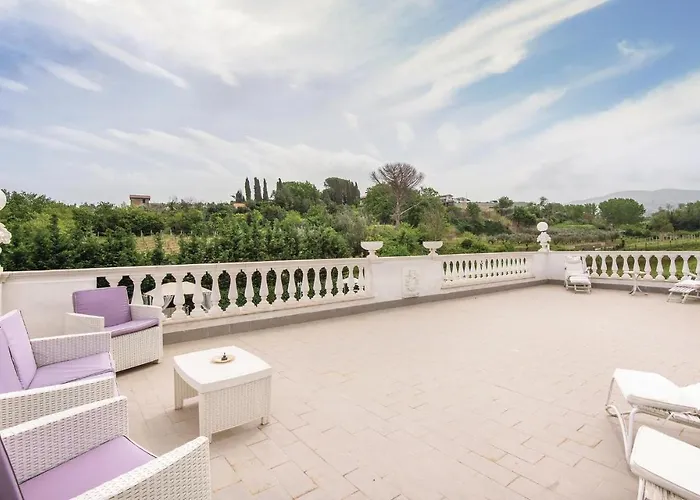 2 Bedroom Stunning In רומא